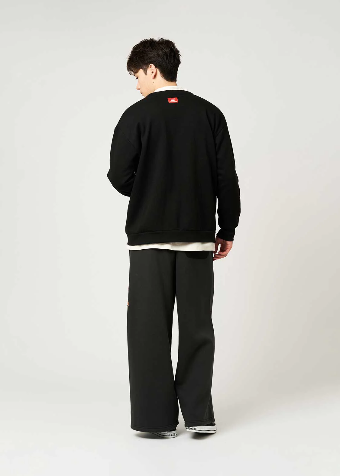 Ikaku Suwari | Fluffy Fleece Cardigan - Image 8