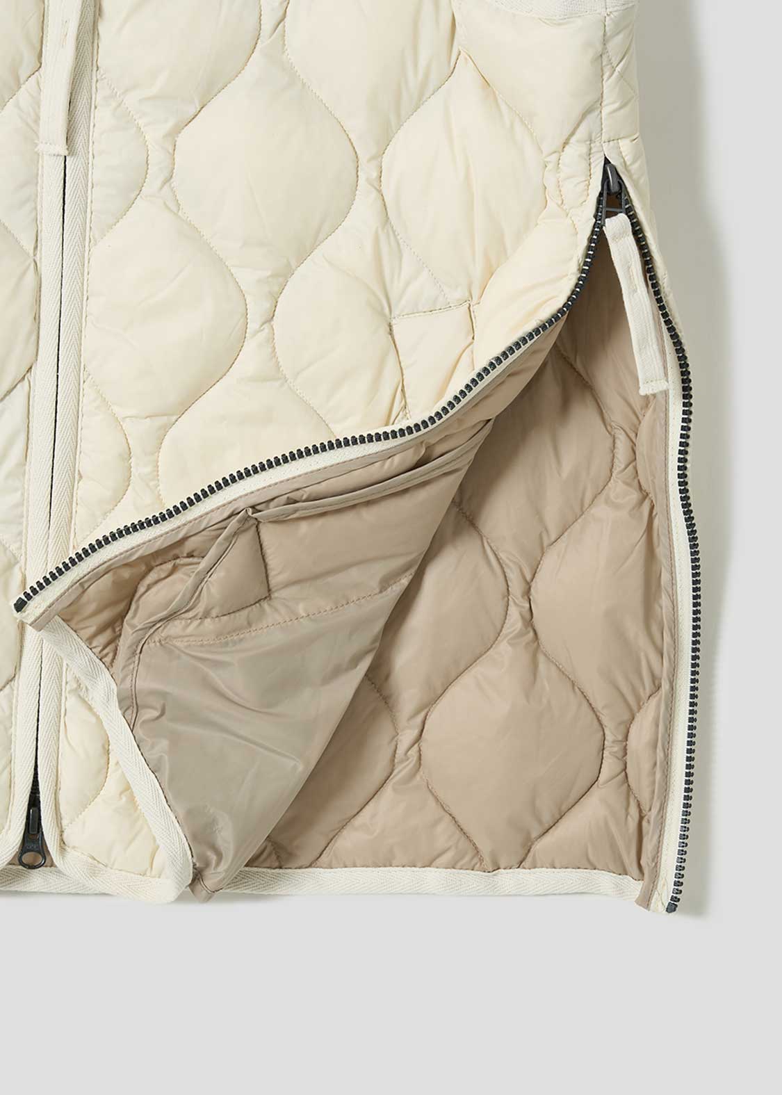 Ikaku B | Light Shell Down Vest - Image 4