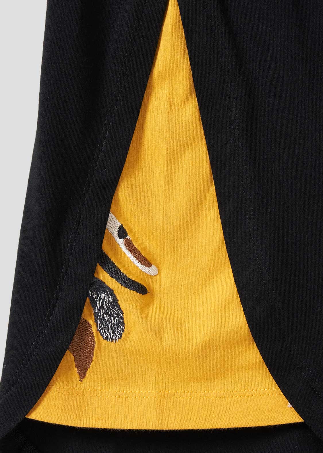 Side Gusset Short Sleeve Tee (THE FOUR CATS Face) - Image 6