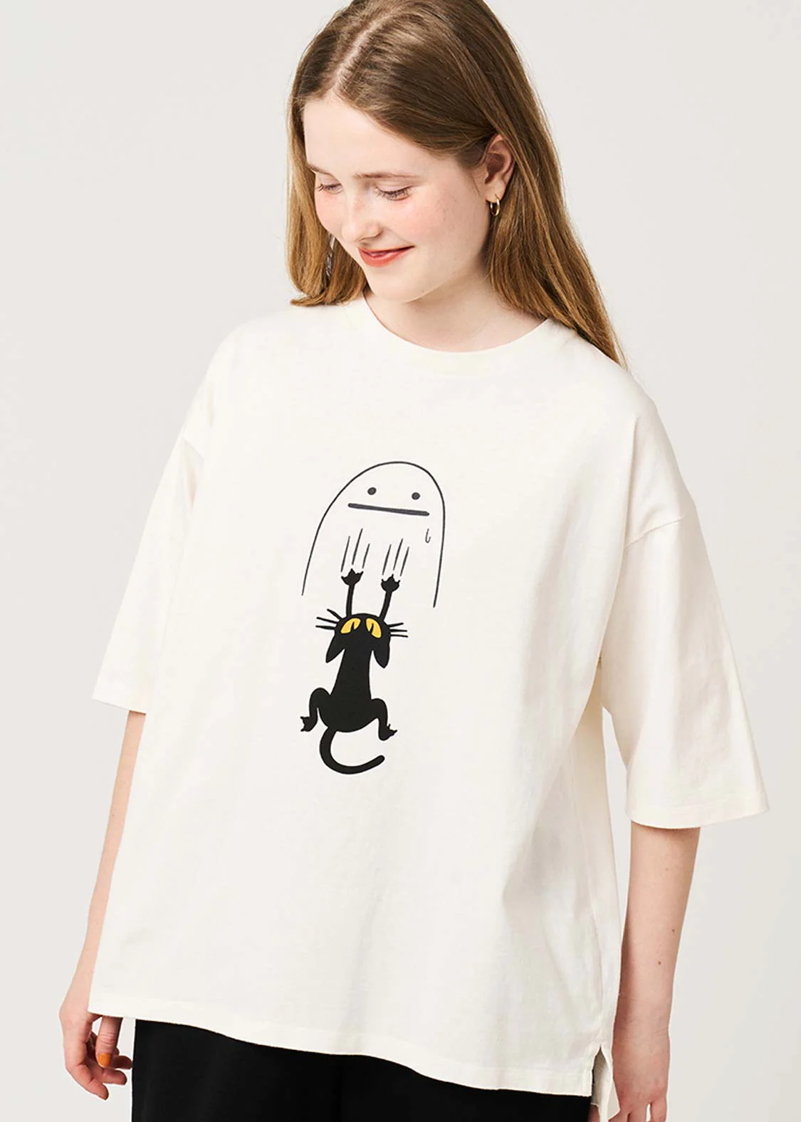 Neko Kaburi Beautiful Shadow WH | Pigment Oversized T-Shirt - Image 6