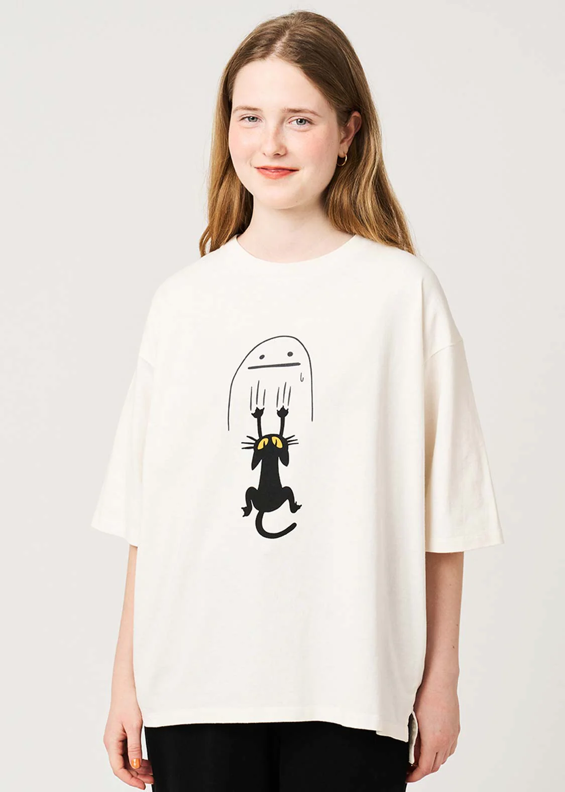 Neko Kaburi Beautiful Shadow WH | Pigment Oversized T-Shirt - Image 9