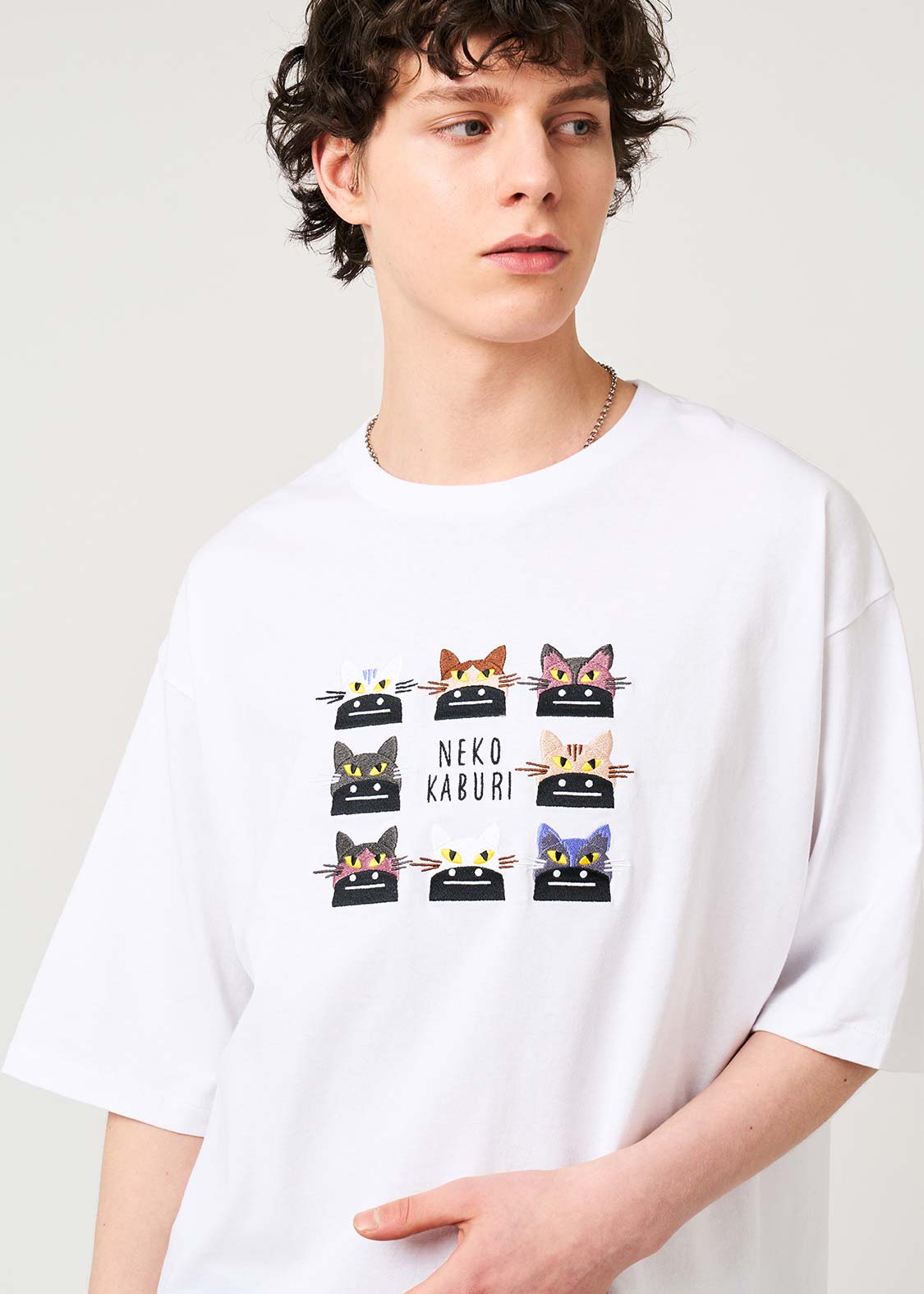 Neko Kaburi Beautiful Shadow WH | Oversized T-Shirt - Image 6