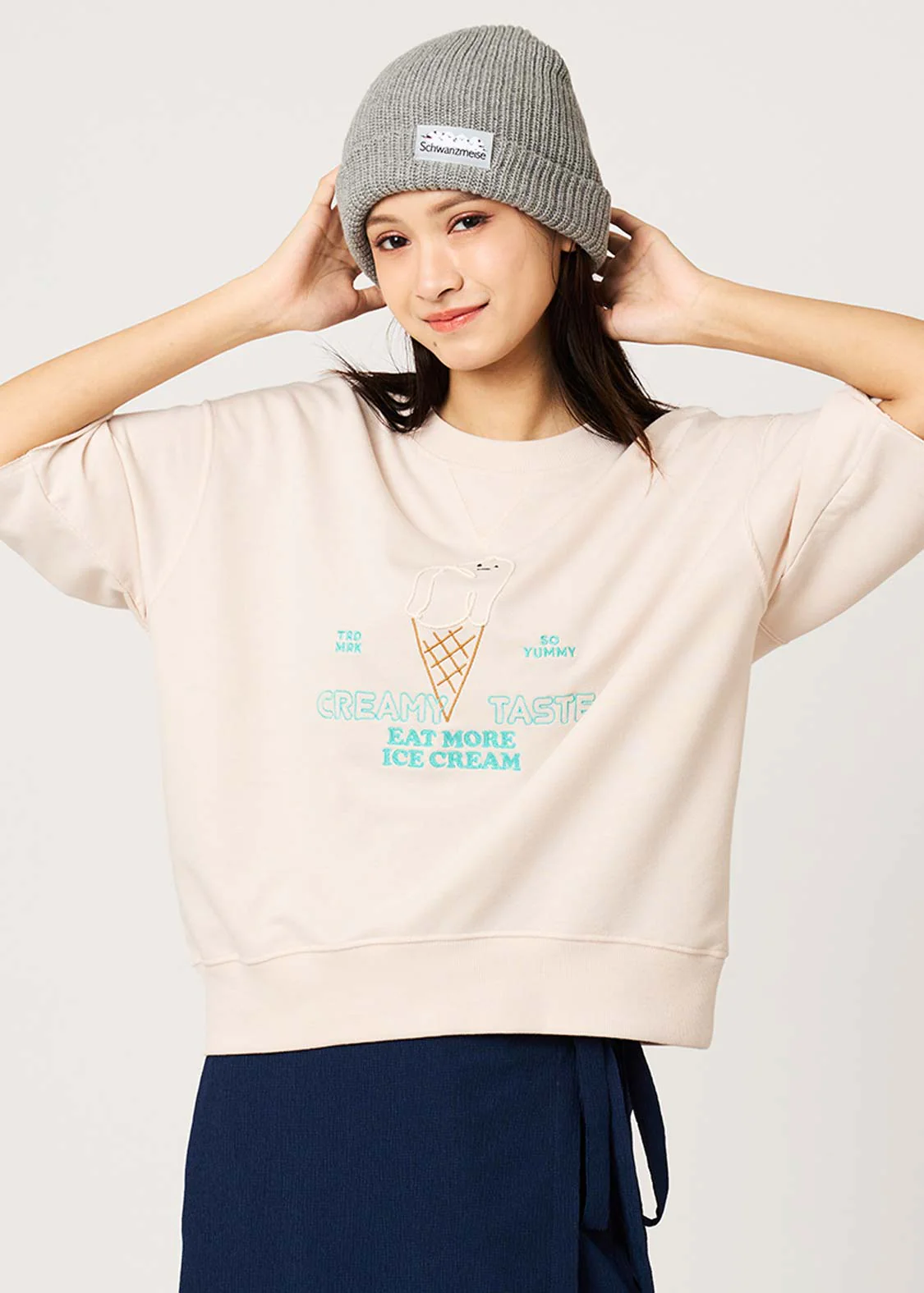 Icebonne | Short-Sleeved Sweatshirt - Image 6