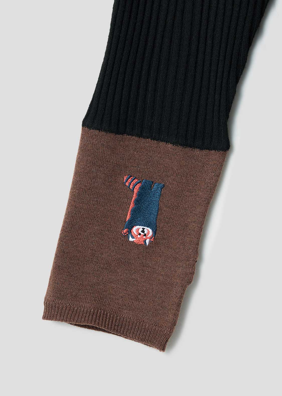 Ikaku Crayfish | Thumbhole Knit - Image 3