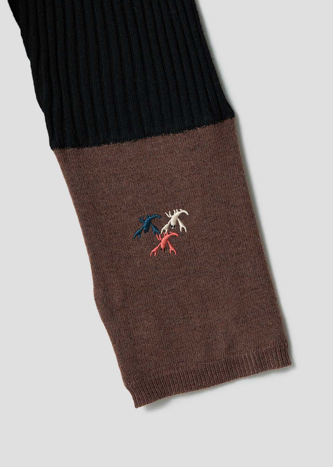 Ikaku Crayfish | Thumbhole Knit - Image 4