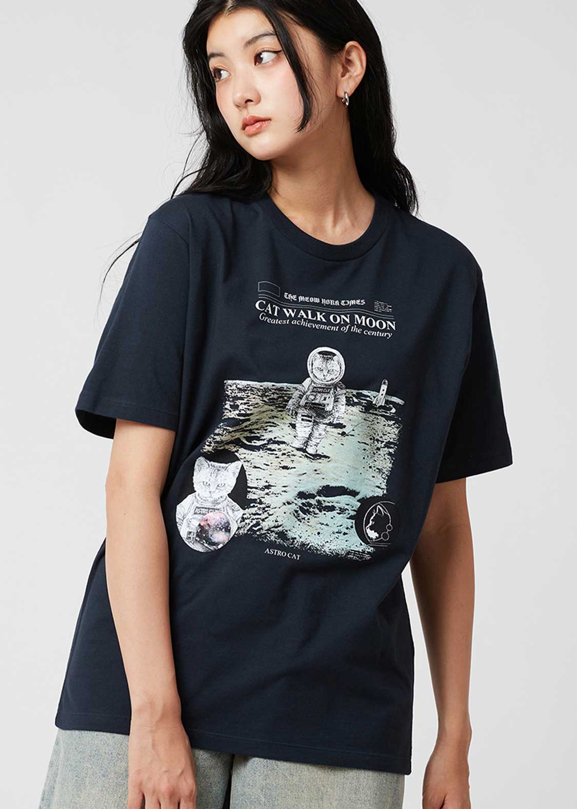 Astro Cat Extra | T-Shirt - Image 6