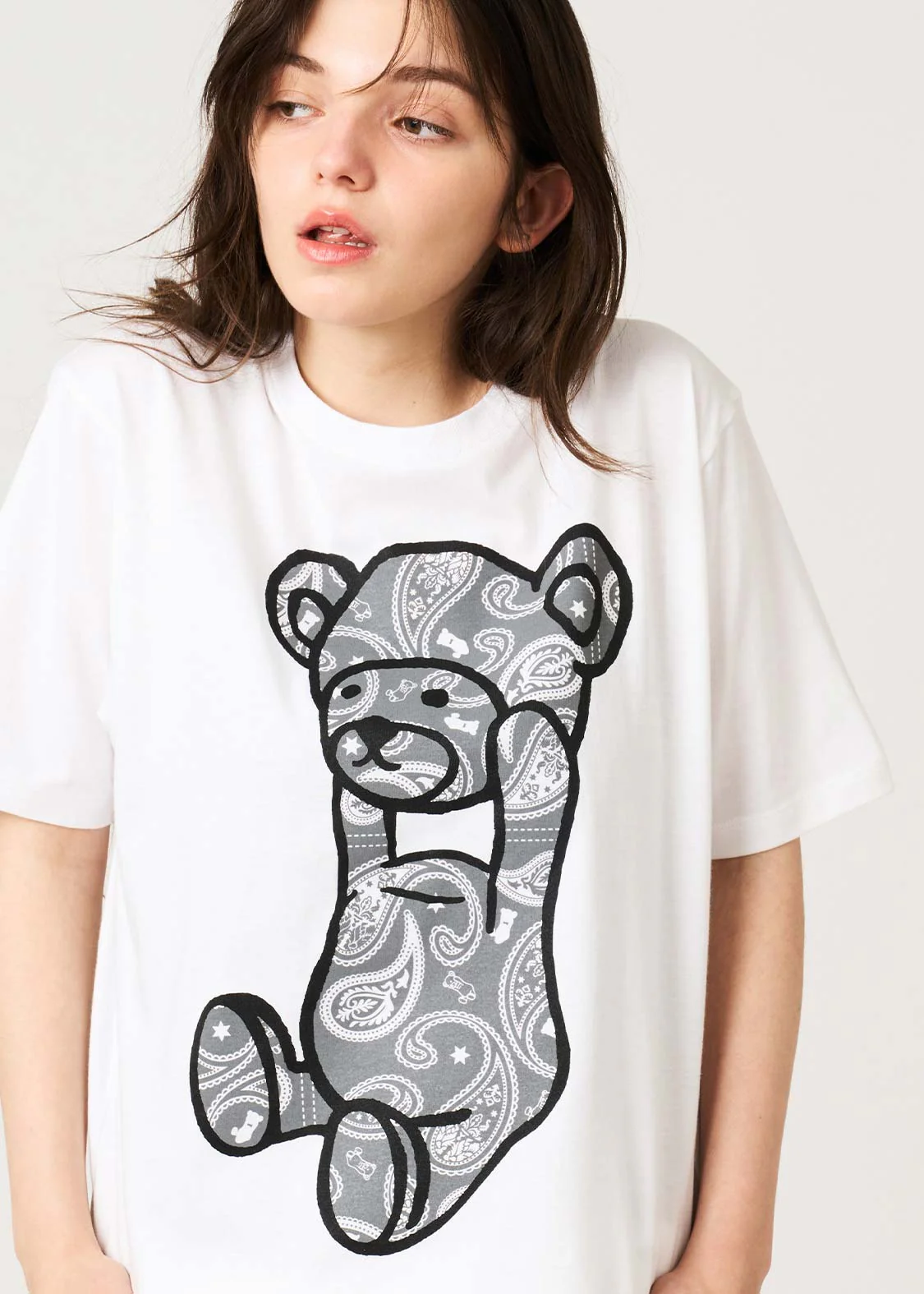 Paisley Control Bear Grey | T-Shirt - Image 6