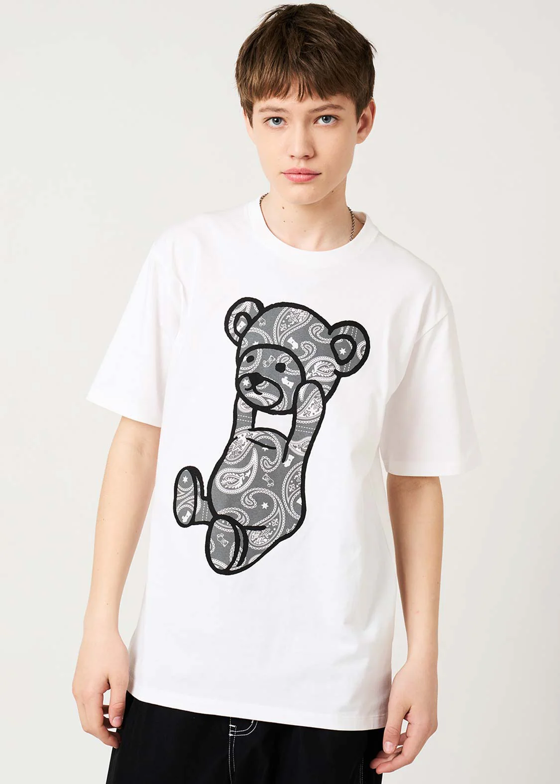 Paisley Control Bear Grey | T-Shirt - Image 7