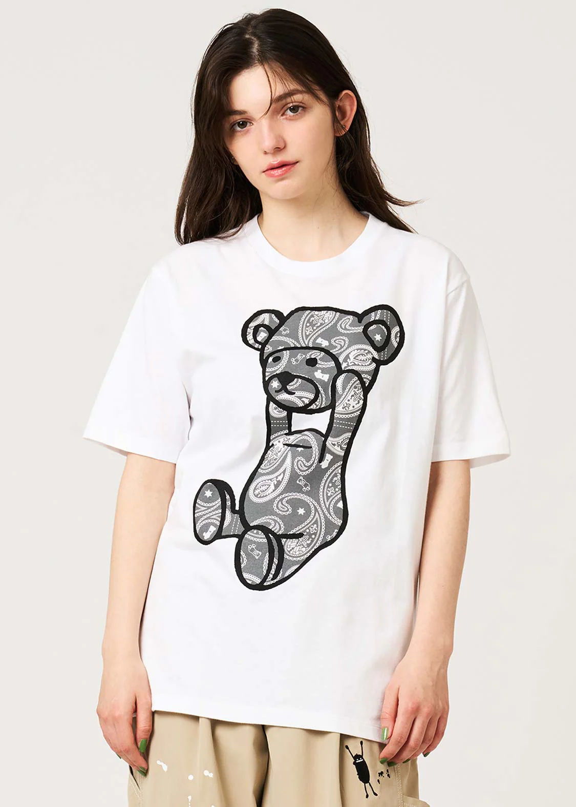 Paisley Control Bear Grey | T-Shirt - Image 9