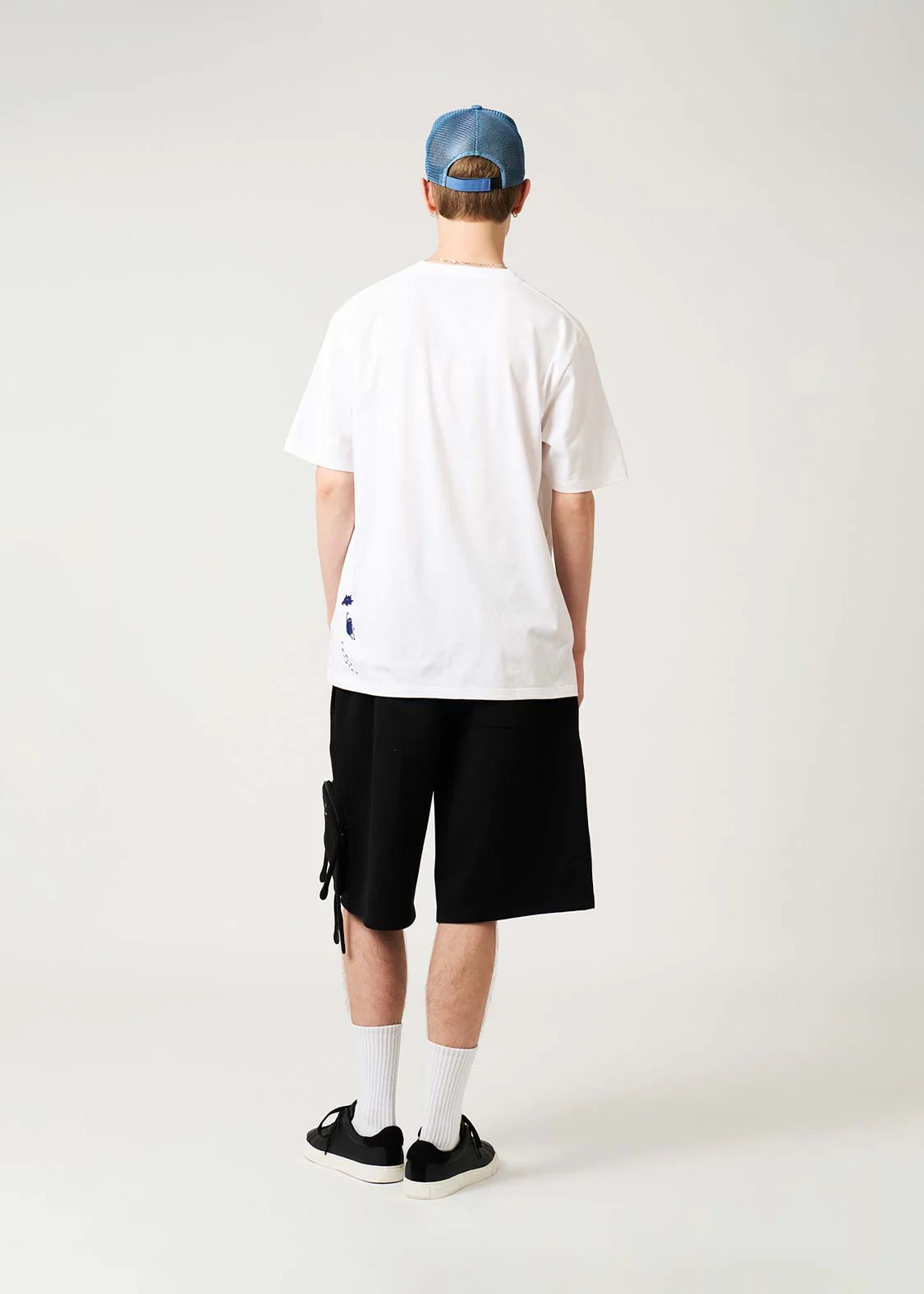 Mendaco Duck Cap Beautiful Shadow | T-Shirt - Image 8