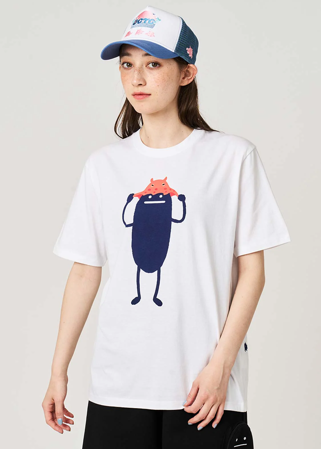 Mendaco Duck Cap Beautiful Shadow | T-Shirt - Image 9