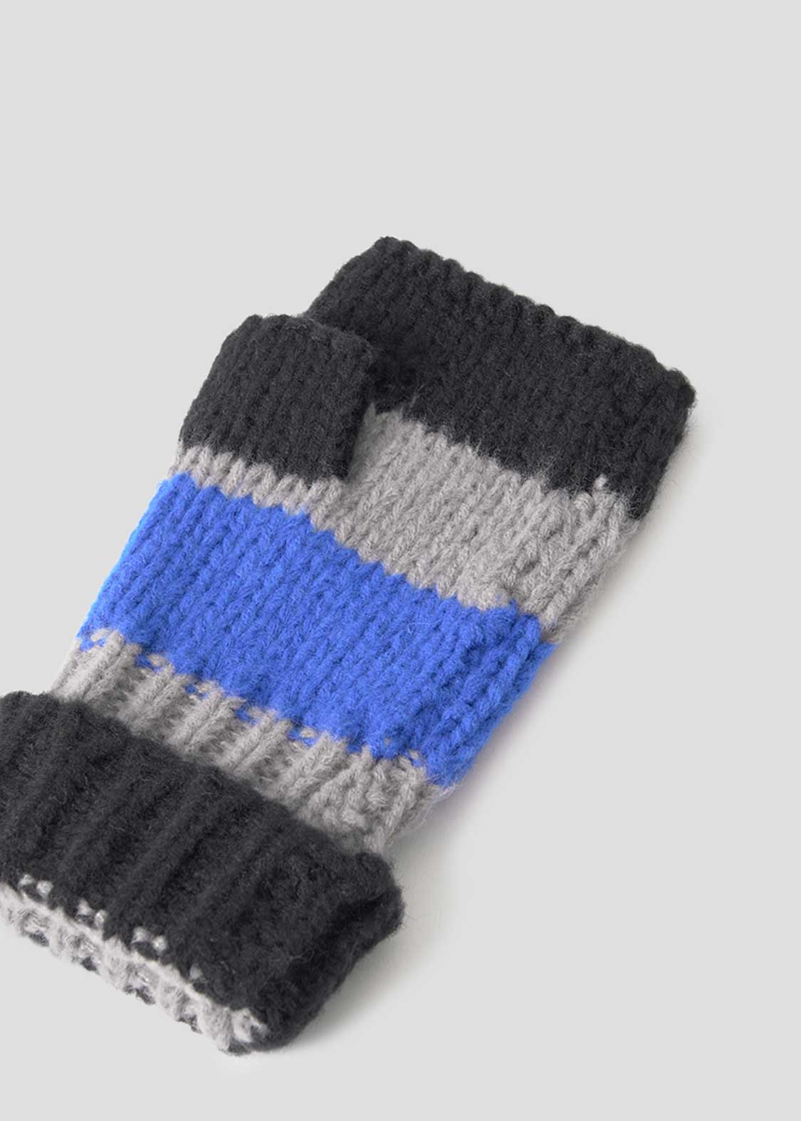 Beautiful Shadow Zoom B | Knit Line Gloves - Image 10