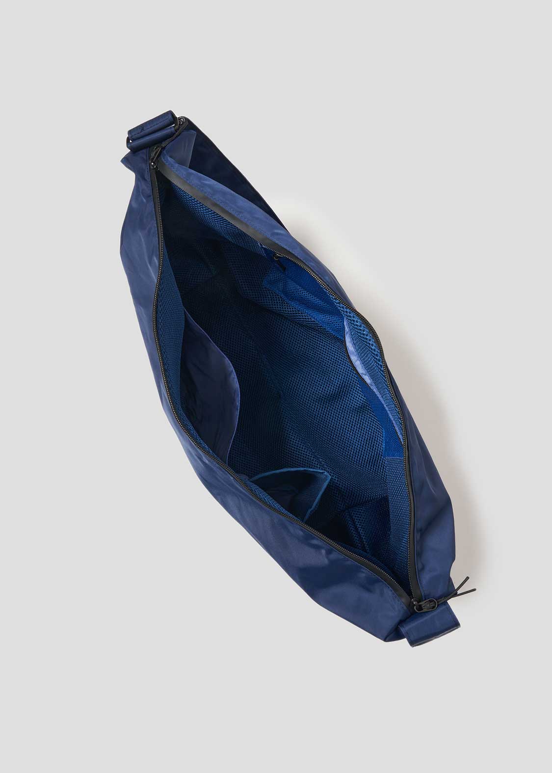 Nagasugiru Inu | Graniph x Yakpak Shoulder Bag - Image 4