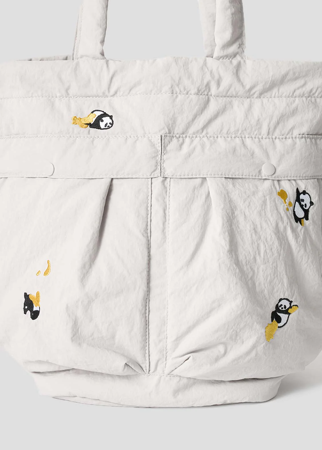 Rolling Pandas Painting | String Bag - Image 5