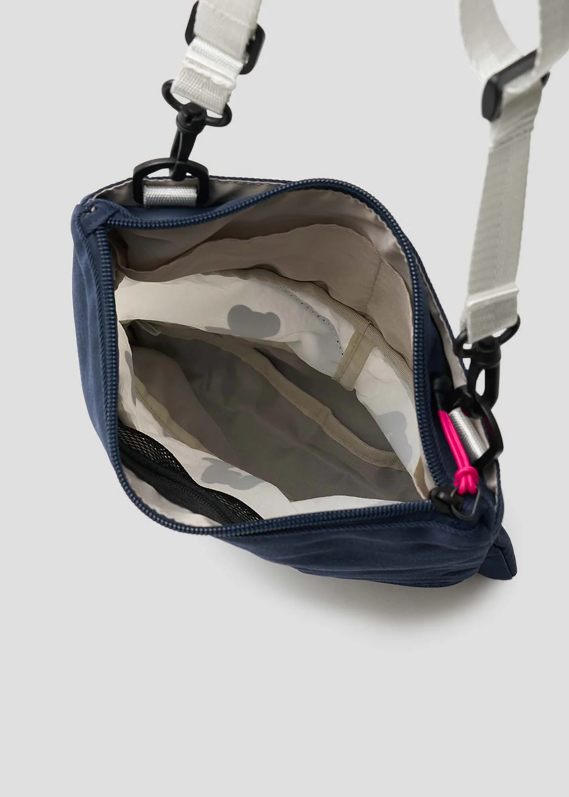 Big Mimi Walk | 2-Way Pouch Bag - Image 8