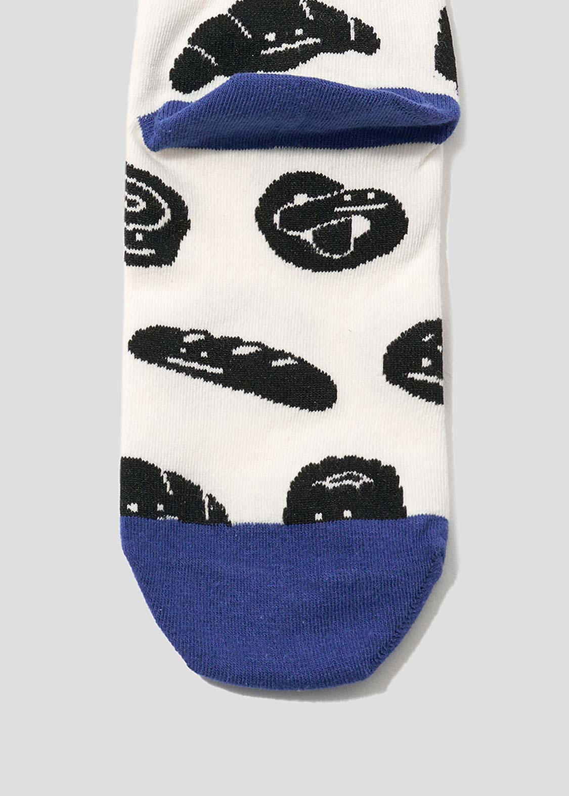 Beautiful Shadow Bakery | Middle Socks - Image 10