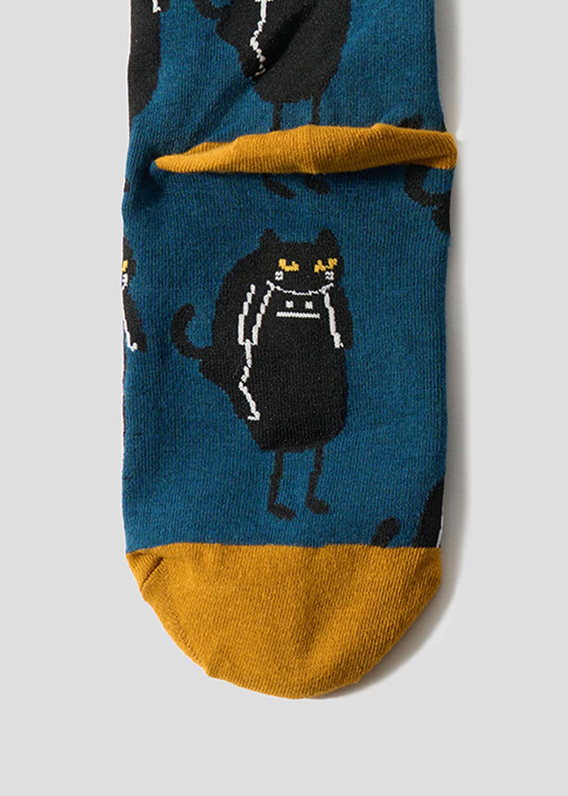 Neko Kaburi Beautiful Shadow A | Mid-Length Socks - Image 10