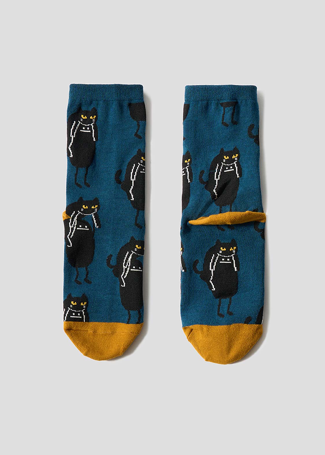 Neko Kaburi Beautiful Shadow A | Mid-Length Socks - Image 3