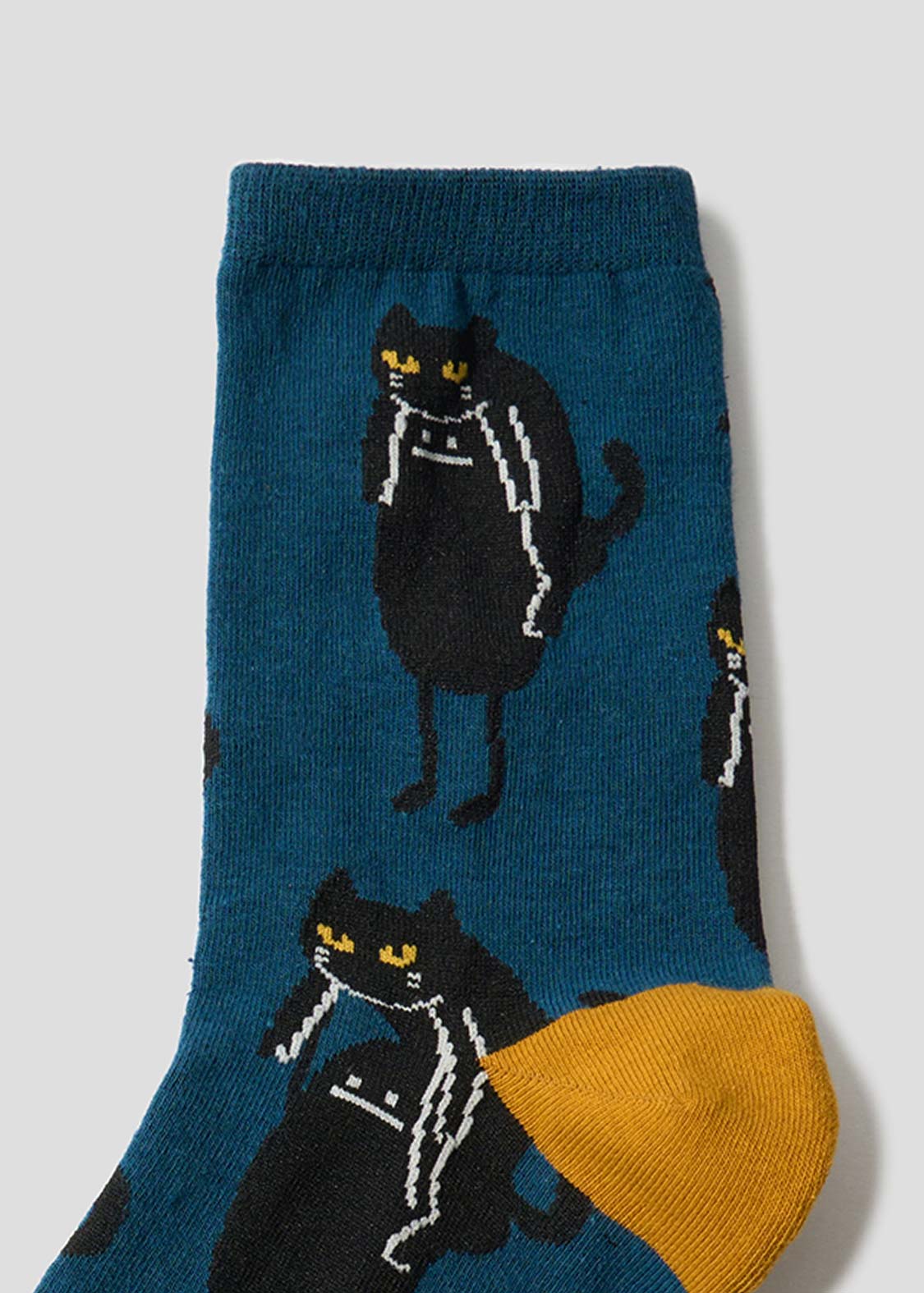 Neko Kaburi Beautiful Shadow A | Mid-Length Socks - Image 4