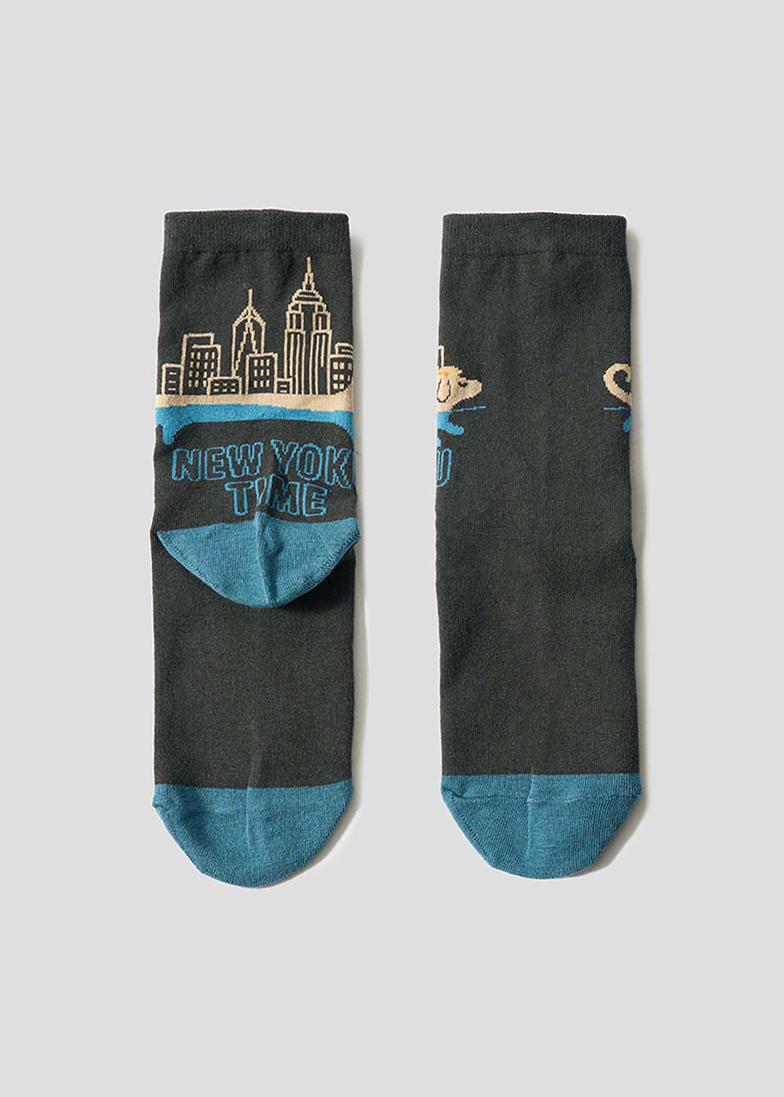 Nagasugiru Inu New York Time | Mid Socks - Image 3