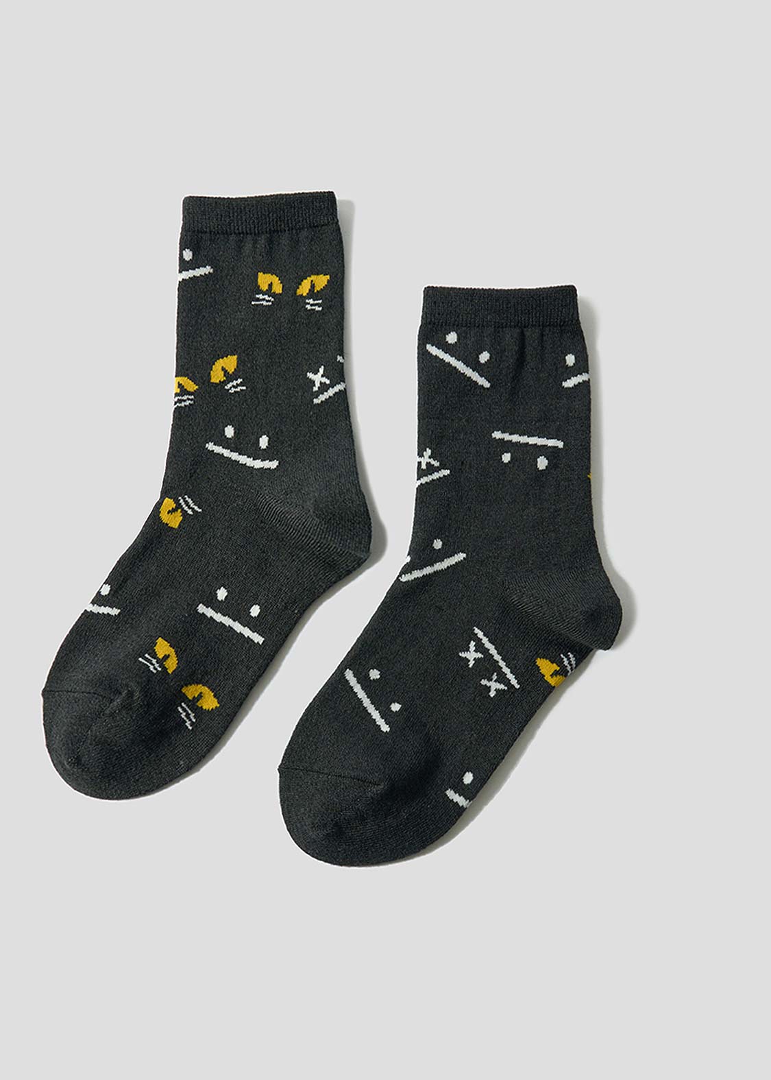 Neko Kaburi Beautiful Shadow A | Linen Mid-Length Socks