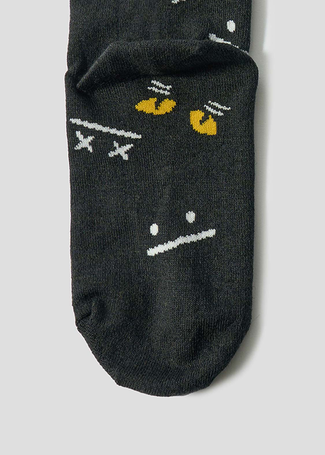Neko Kaburi Beautiful Shadow A | Linen Mid-Length Socks - Image 10