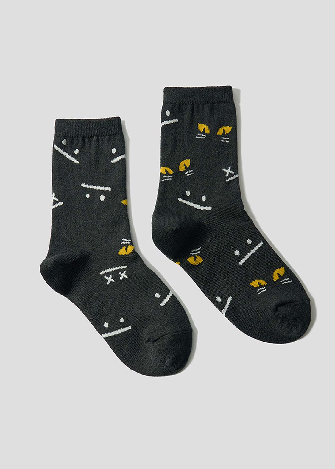 Neko Kaburi Beautiful Shadow A | Linen Mid-Length Socks - Image 2
